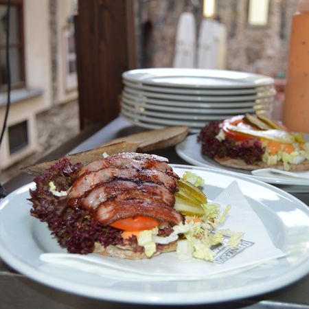 Restaurant U Pinkasu in Prag - Grillspezialitaten bei den Pinkas